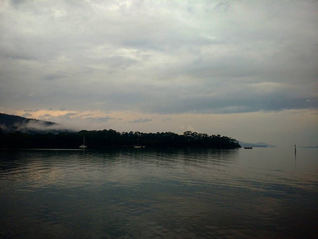 Mist, smoke and calm on the Channel #woodbridge #tasmania #peppermintbay #tasfoodie #brunyisland #hobart