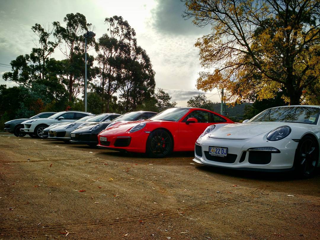 Today’s group booking arriving in style. 
Photo: @_tomsandy #tasmania #woodbridge #peppermintbay #Porsche #porschelifestyle