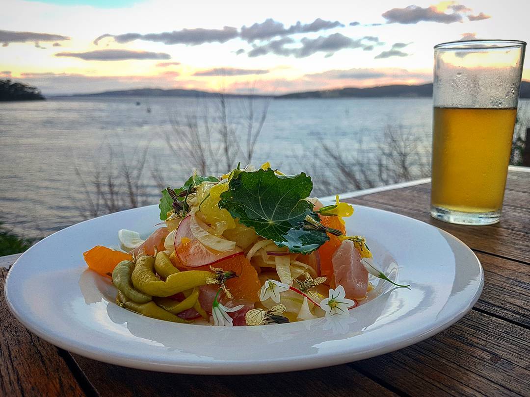 From this evenings specials board: raw Kingfsh with a shaved fennel and citrus salad, guindila chillies, herb flowers and nasturtium from our garden. Fresh as. ?: @sandy_mckay92 #tasmania #tasfoodie #tasmanianfood #fish #flowers #fresh #localproduce #woodbridge #sunset #beautiful #vibrant #spring