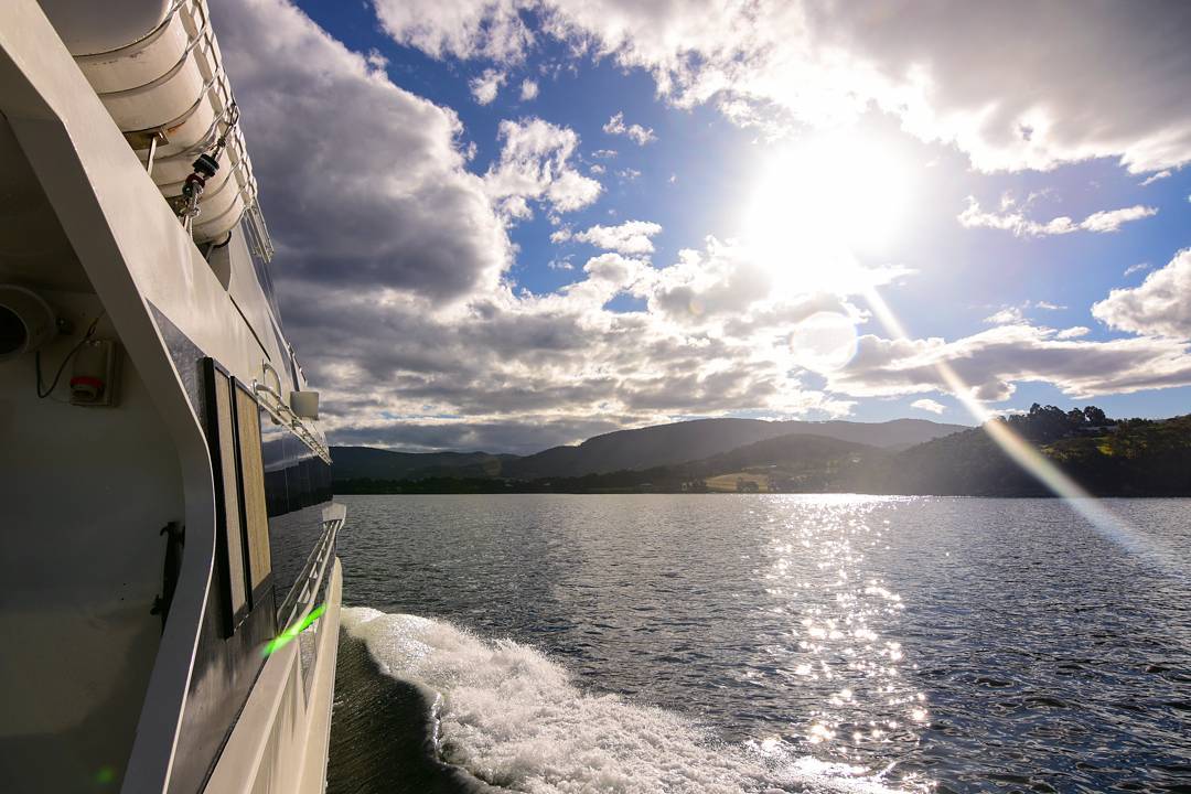 Our lunch cruise is an awesome way to see the natural beauty of Hobart’s waterways! ?: @sandy_mckay92 #peppermintbay #tasmania #woodbridge #boat #cruising