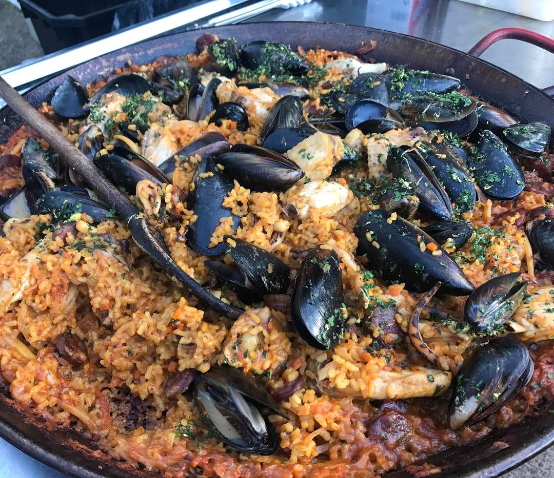 Chef @toby_annear  seafood paella