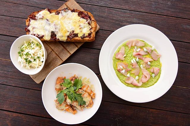 A few selections from today’s specials: B.B.Q. beef brisket on house baked sourdough w melted cheese + slaw, Kingfish Crudo w green goddess, olive oil + garlic flowers, southern fried chicken wings w hot sauce + blue cheese dressing. #peppermintbayhotel #lunchspecials #tasfoodie #tasmanianproduce #delicious #woodbridge #tasmania #