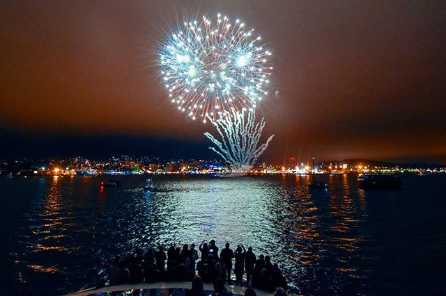 Join us on new years eve for a wonderful evening of live music and delicious food followed by bubbles and fireworks onboard the PBll  Www.peppermintbay.com.au.  #newyearseve #fireworks #peppermintbay #peppermintbaycruise #peppermintbayhotel #hobart #tasmania