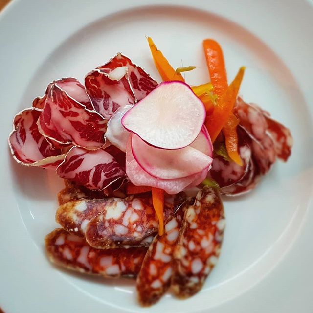 Our kitchen is dishing some spectacular cured meats  at the moment. Cured sopressatta, coppa & salami w pickled carrots & turnip from our kitchen garden. #peppermintbay #woodbridge #curedmeats #sopressatta #salami #coppa #housemade #homegrown