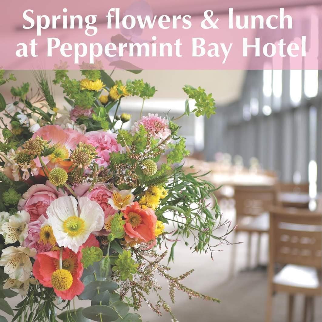 We are so excited to be collaborating with @lisakingstonflowers for a fun spring flower workshop and a delicious seasonal lunch. 
We have two dates set – Sunday 8th September 2019 and Sunday 22nd September 2019. 
Tickets are $95 per person and include a glass of sparkling wine, flowers, workshop and lunch. 
Book via our events page at www.peppermintbay.com.au 
#spring #flowers #peppermintbayhotel #tasmania